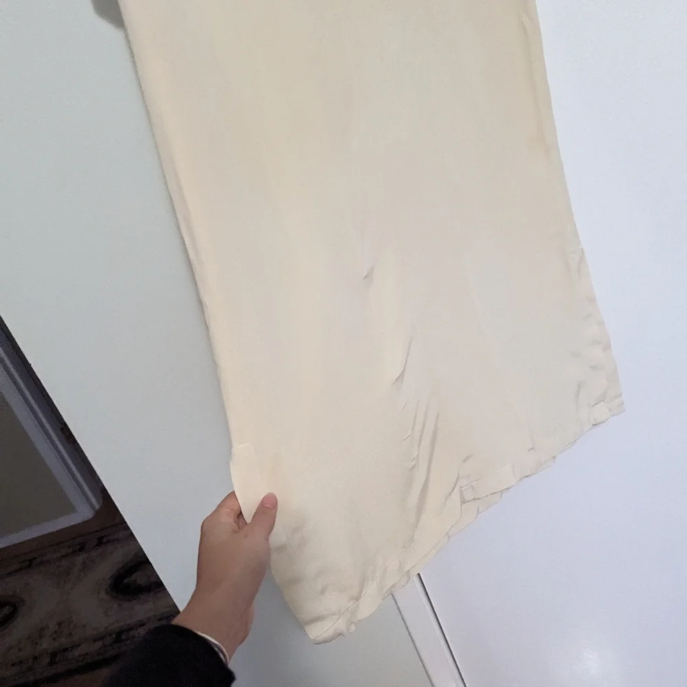 Aritzia Babaton 100% Silk Minimalist Crew Neck Midi Dress Slit Cream Medium Mode - Picture 5 of 7